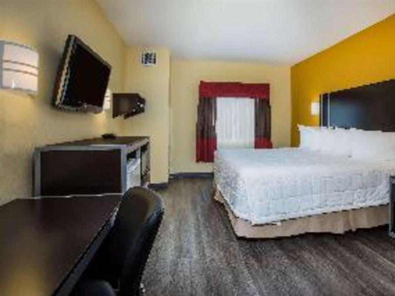 Days Inn & Suites By Wyndham Augusta Near Fort Eisenhower Eksteriør bilde