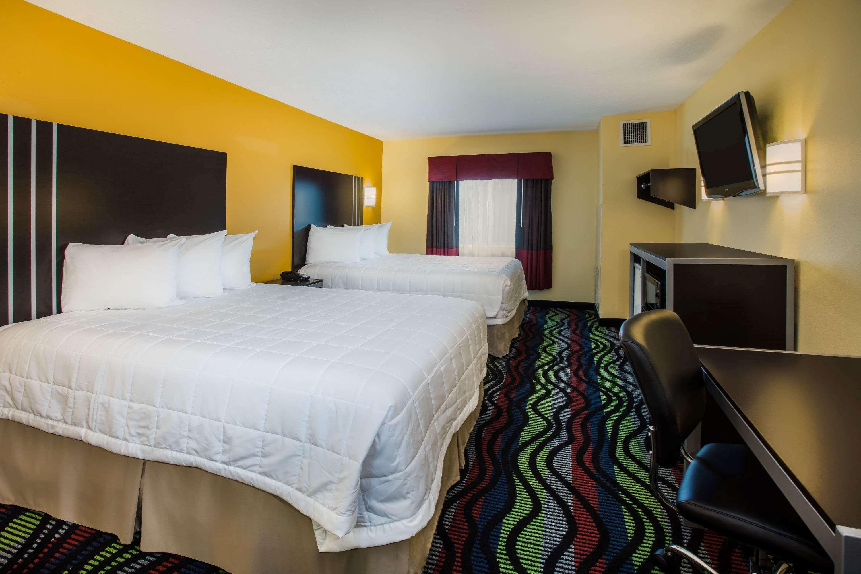 Days Inn & Suites By Wyndham Augusta Near Fort Eisenhower Eksteriør bilde