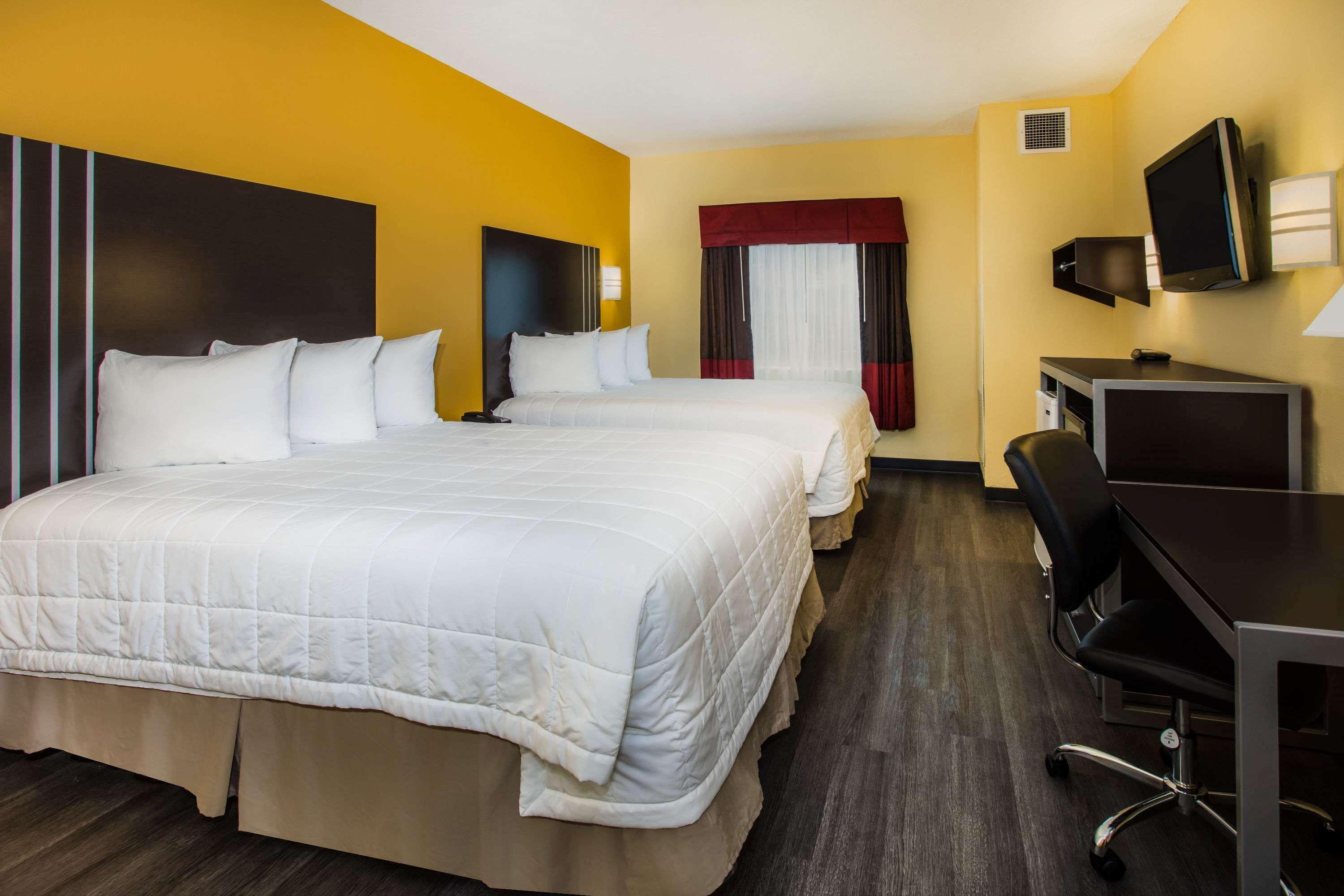 Days Inn & Suites By Wyndham Augusta Near Fort Eisenhower Eksteriør bilde