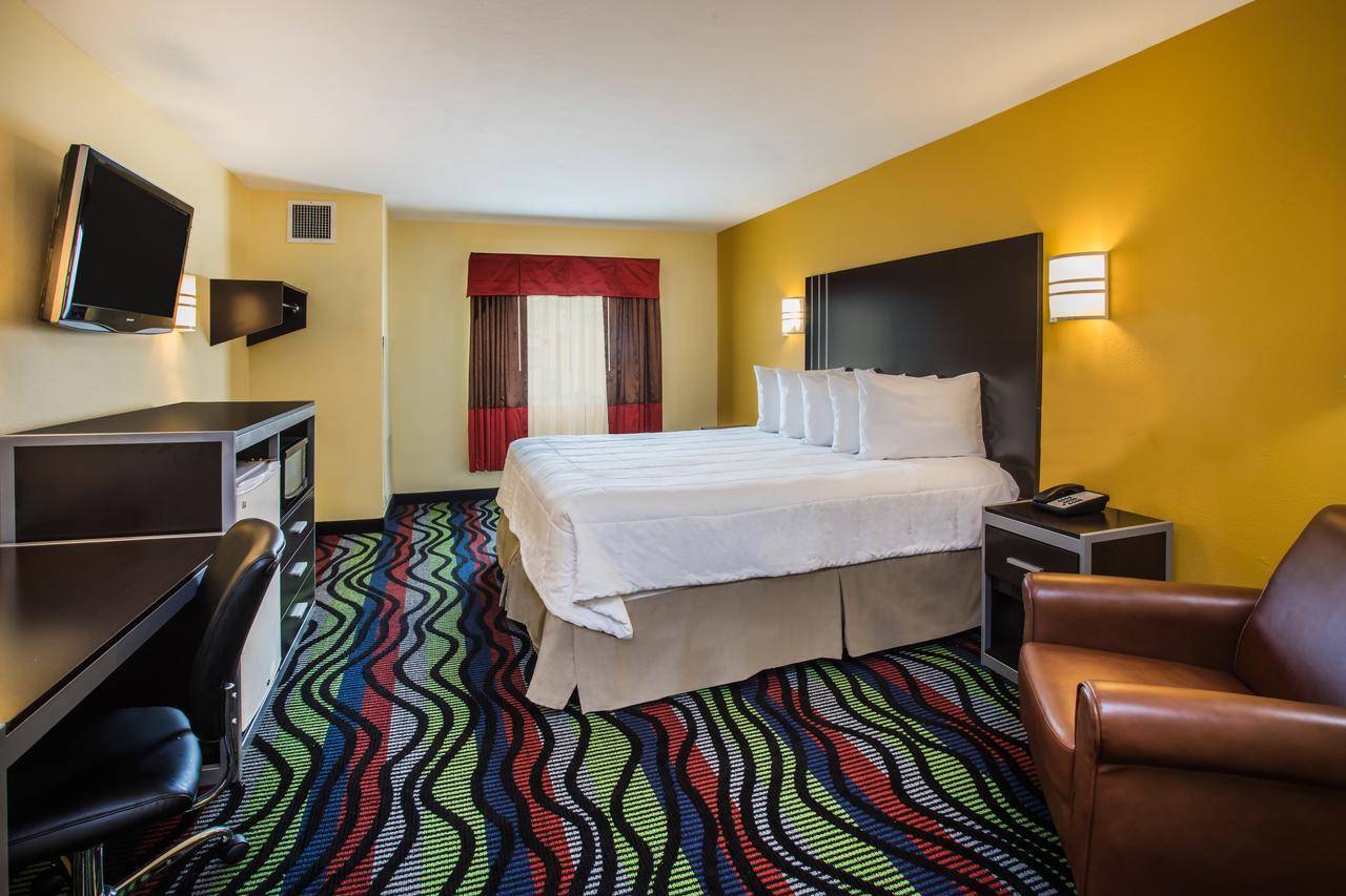 Days Inn & Suites By Wyndham Augusta Near Fort Eisenhower Eksteriør bilde
