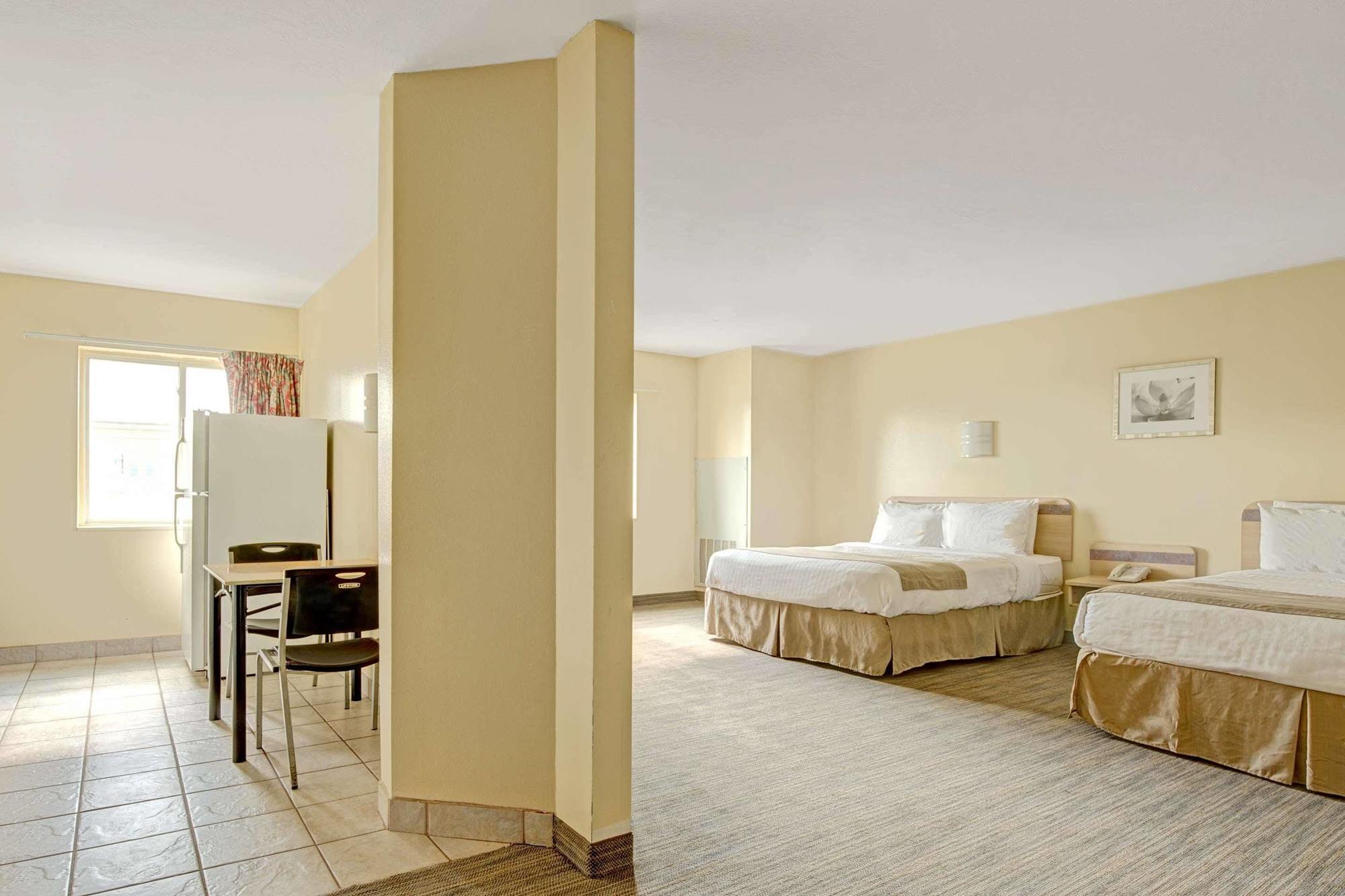 Days Inn & Suites By Wyndham Augusta Near Fort Eisenhower Eksteriør bilde
