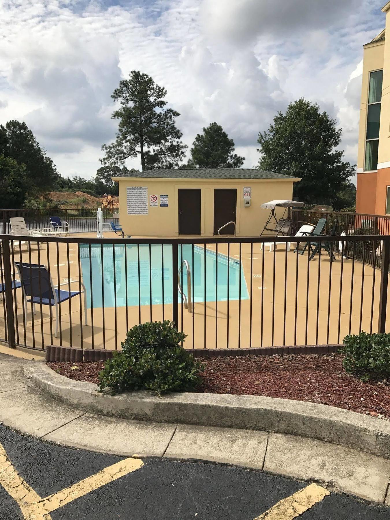 Days Inn & Suites By Wyndham Augusta Near Fort Eisenhower Eksteriør bilde