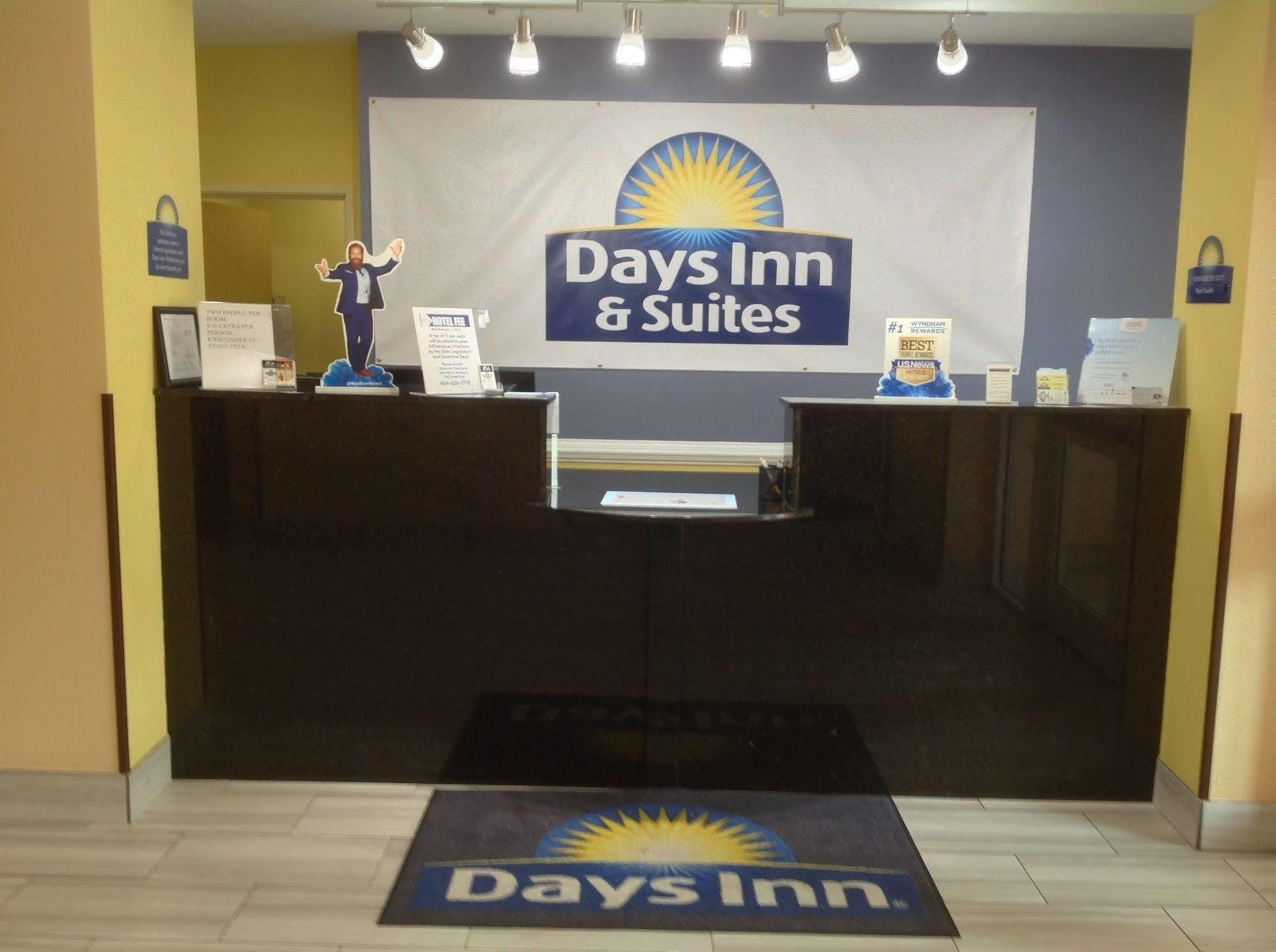 Days Inn & Suites By Wyndham Augusta Near Fort Eisenhower Eksteriør bilde