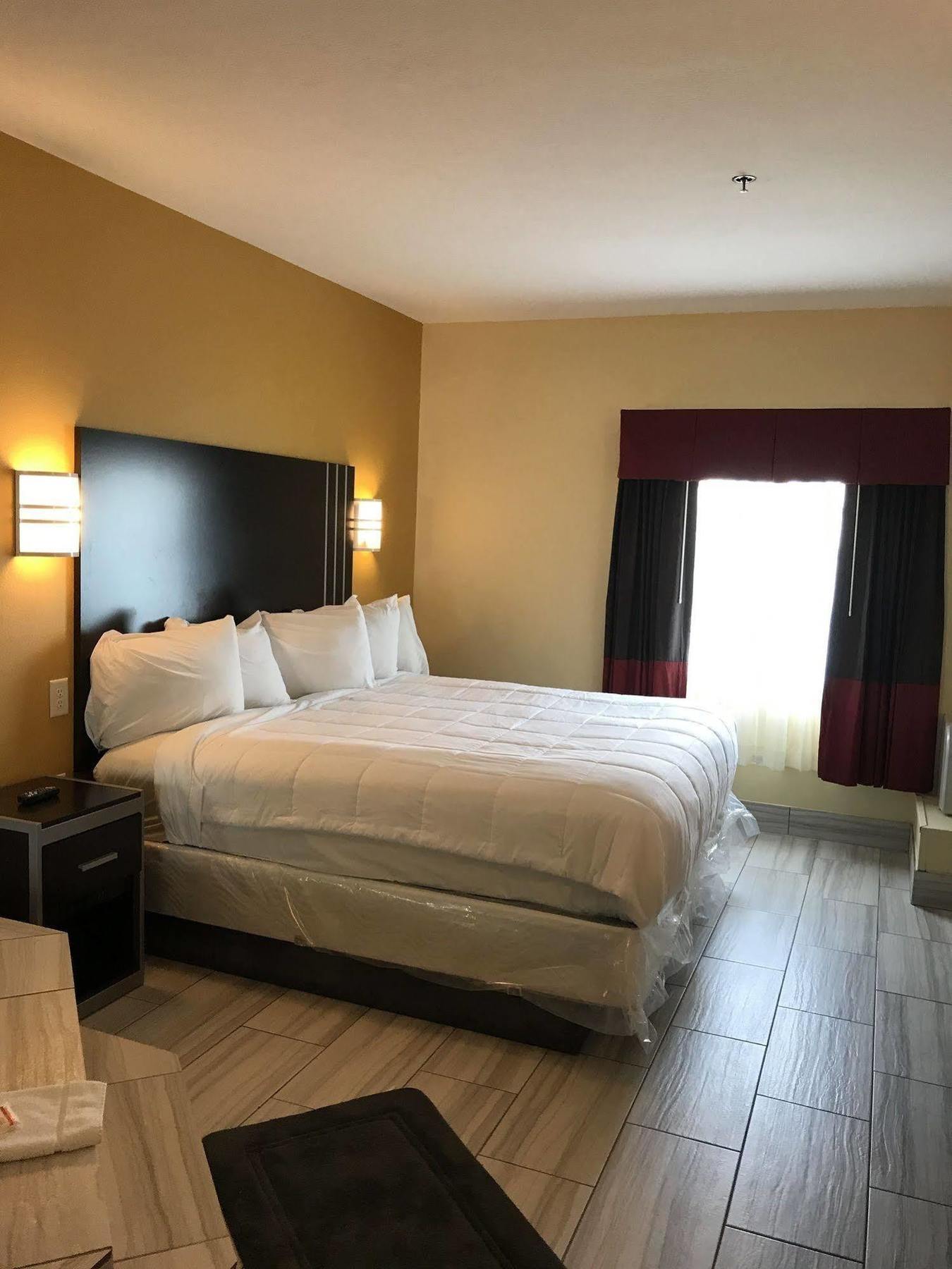 Days Inn & Suites By Wyndham Augusta Near Fort Eisenhower Eksteriør bilde