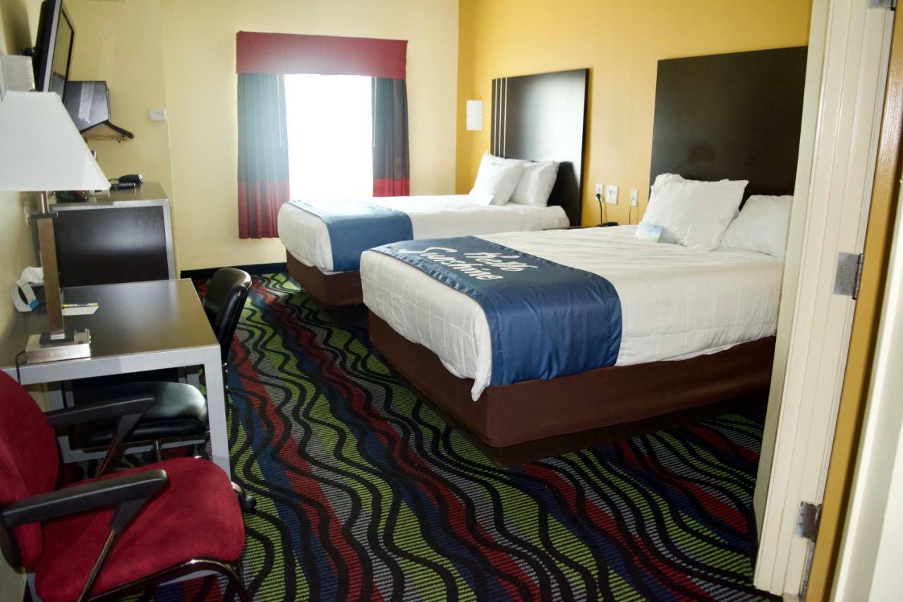 Days Inn & Suites By Wyndham Augusta Near Fort Eisenhower Eksteriør bilde